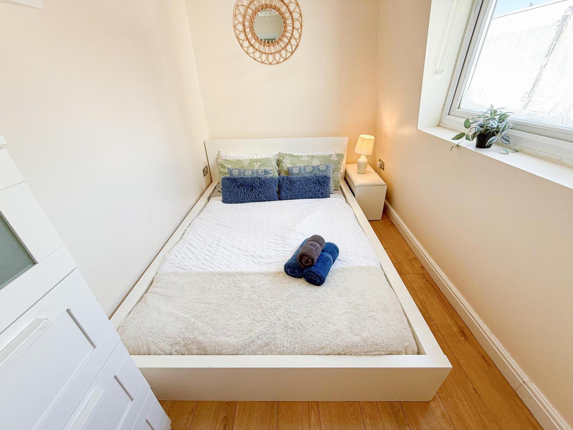 Lovely 3 Bedroom Flat , Aldgate, Tower Hill, Whitechapel * Londen
