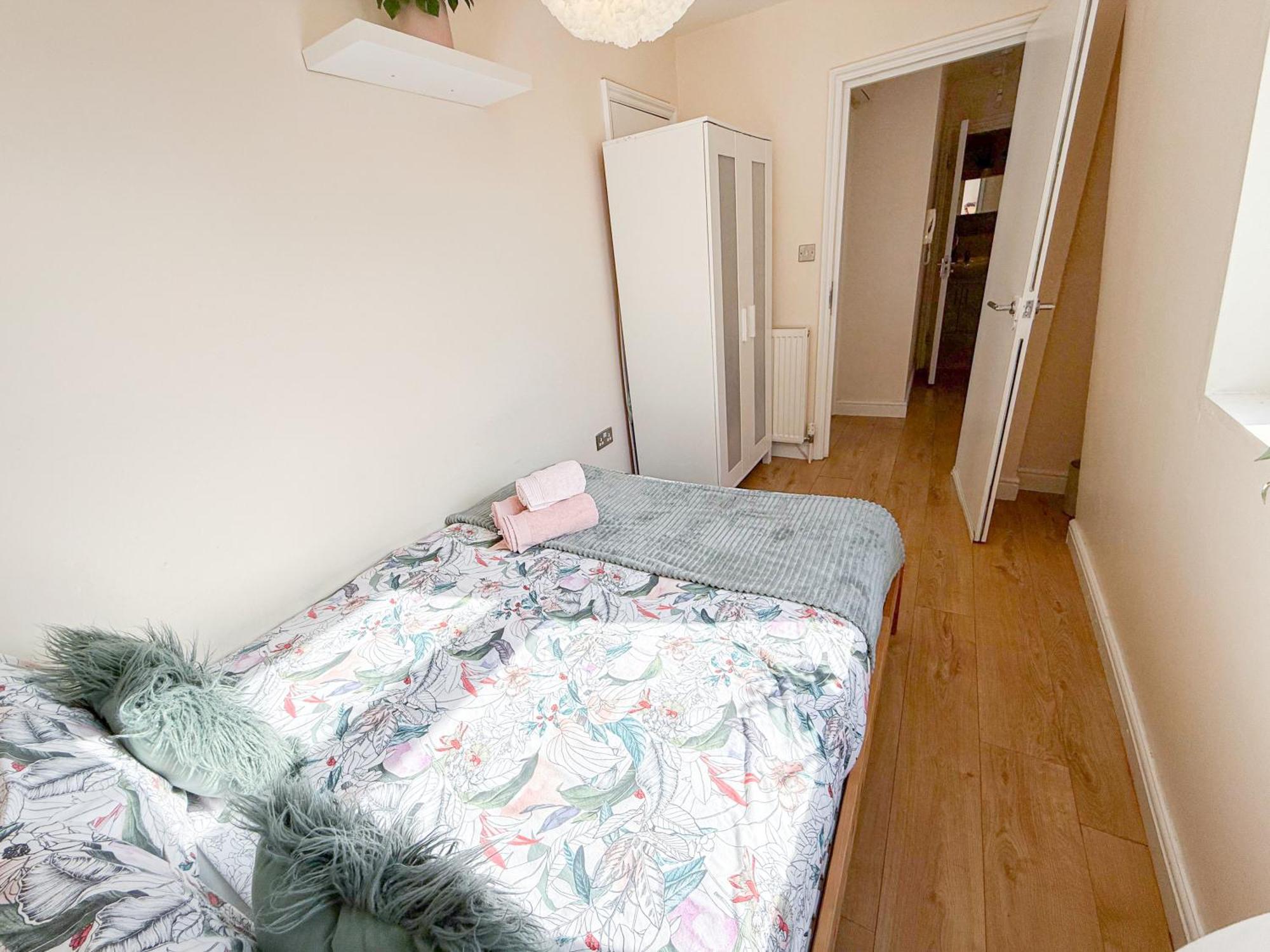 Lovely 3 Bedroom Flat , Aldgate, Tower Hill, Whitechapel Londen