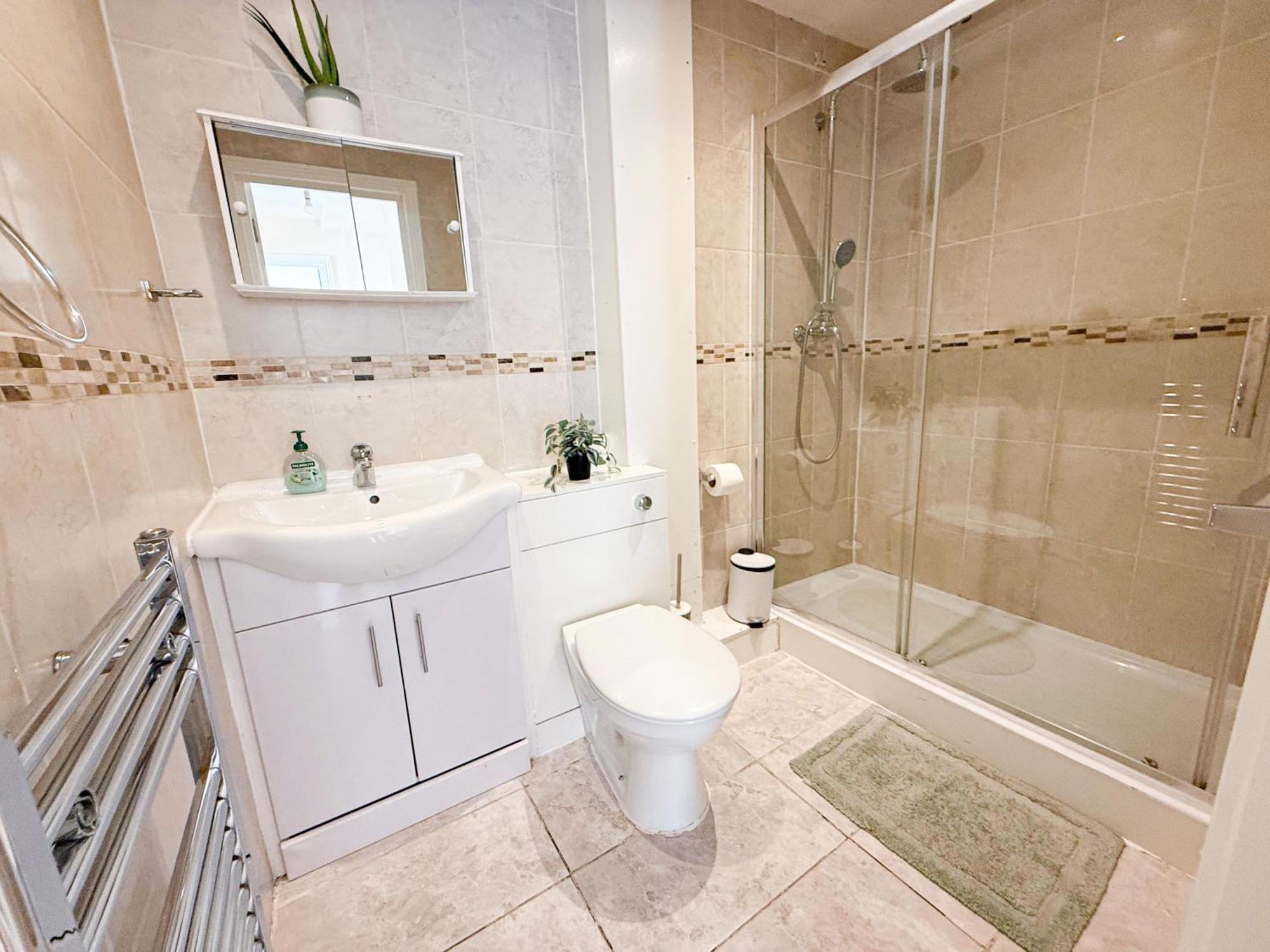 Lovely 3 Bedroom Flat , Aldgate, Tower Hill, Whitechapel Appartement Londen