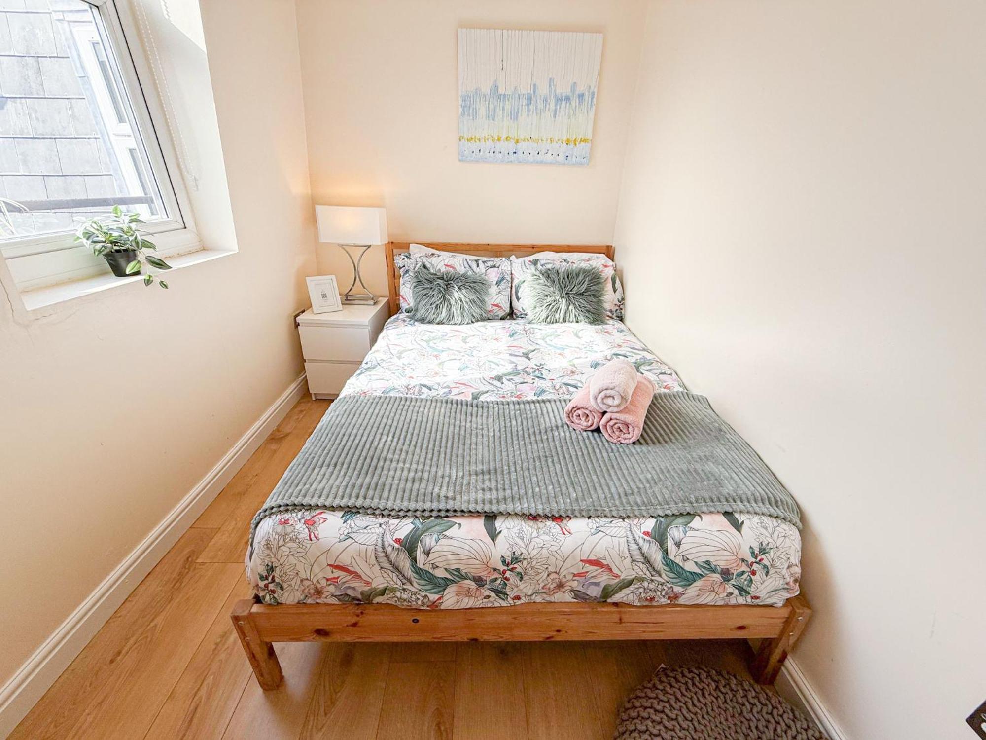 Lovely 3 Bedroom Flat , Aldgate, Tower Hill, Whitechapel Appartement *