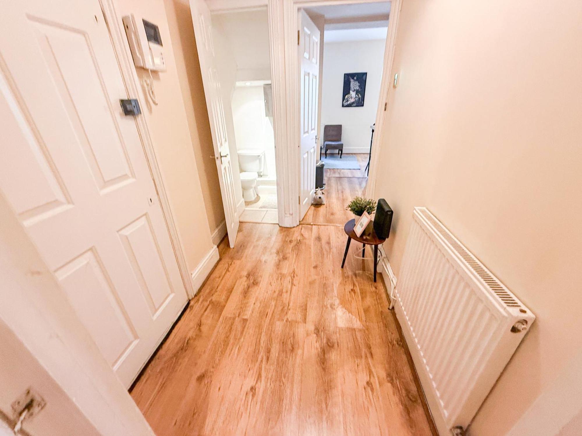 Lovely 1 Bedroom Flat In West Kensington London, Shepherd's Bush