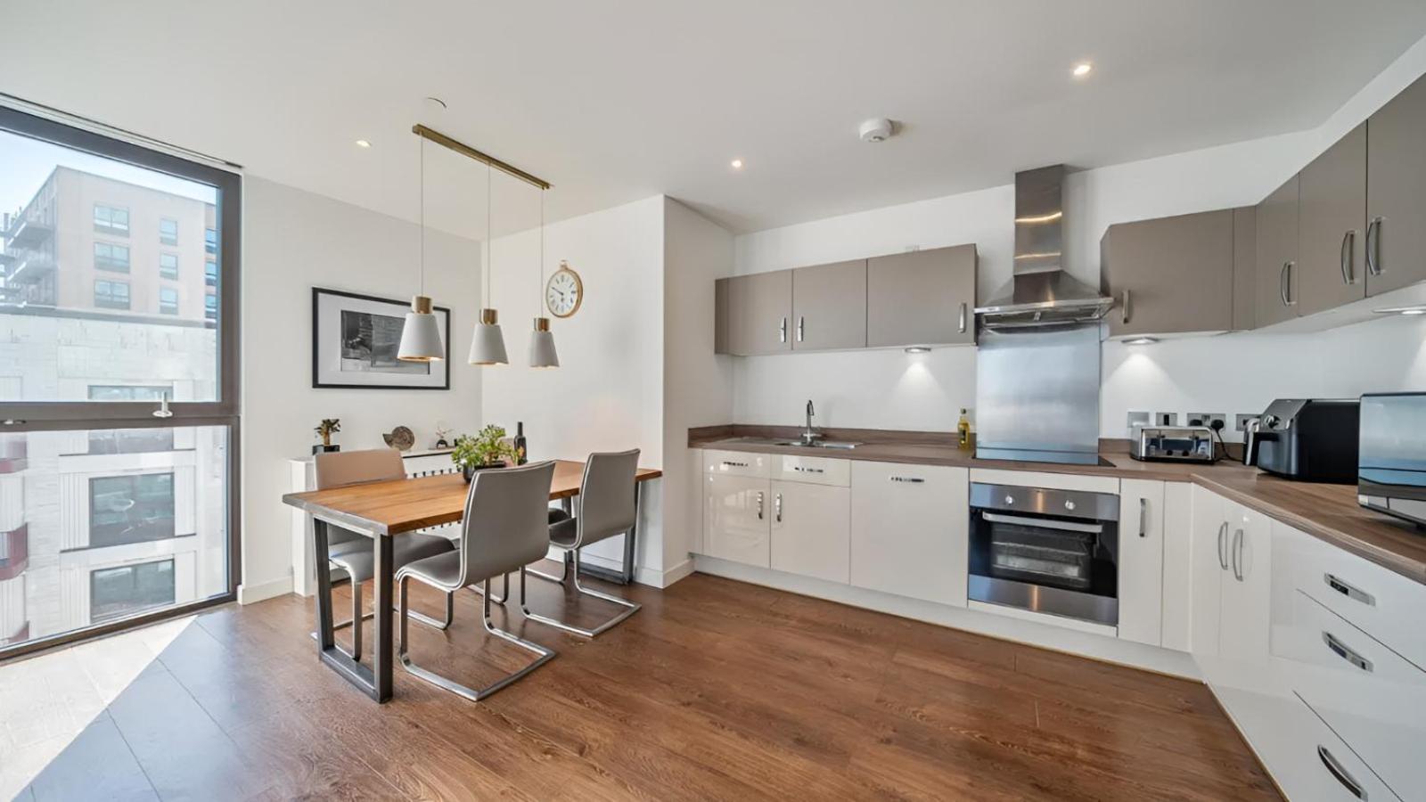 The Place- Greenwich 2-bed Flat * London