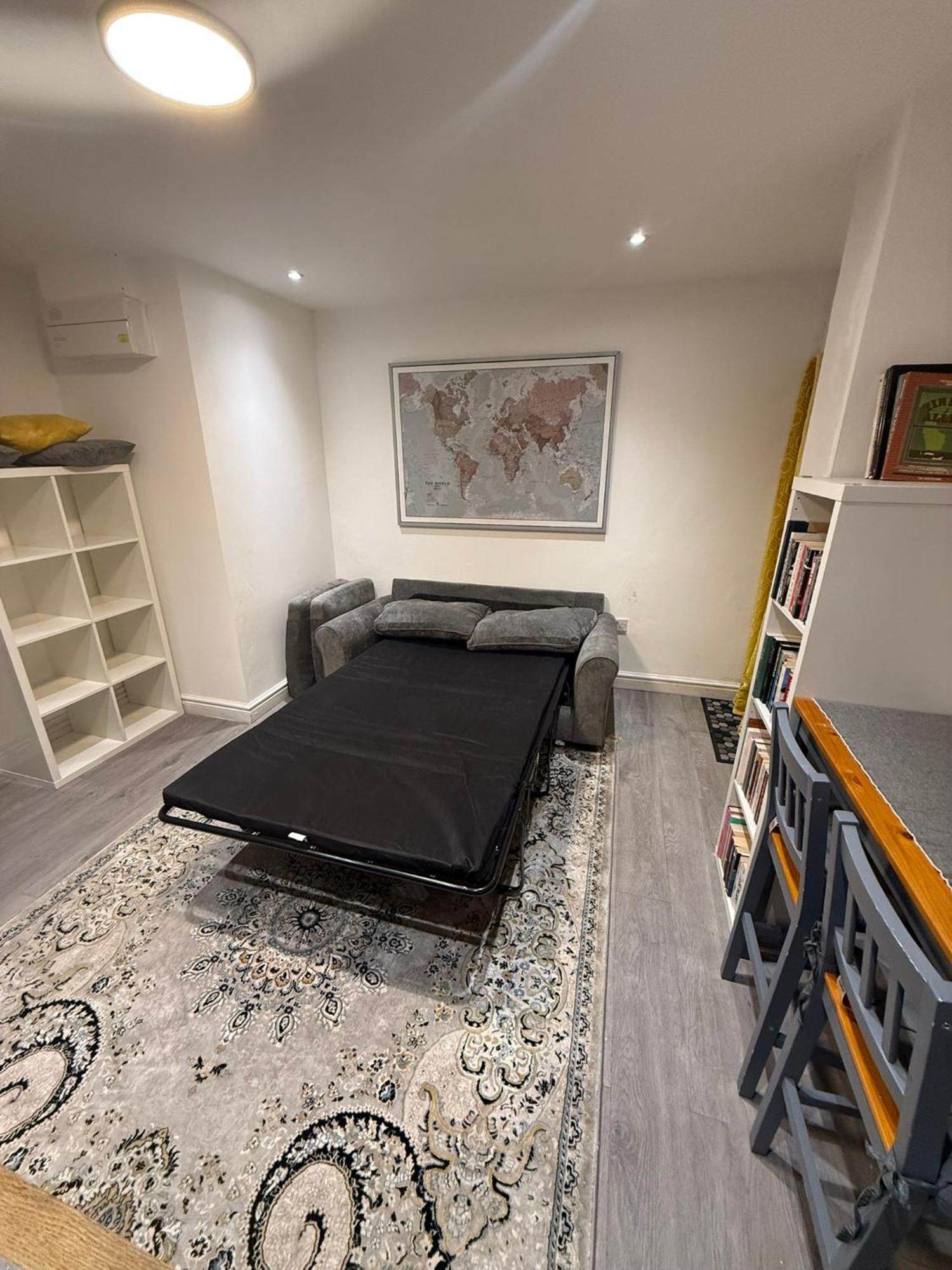 Entire One Double Bedroom Apartment London