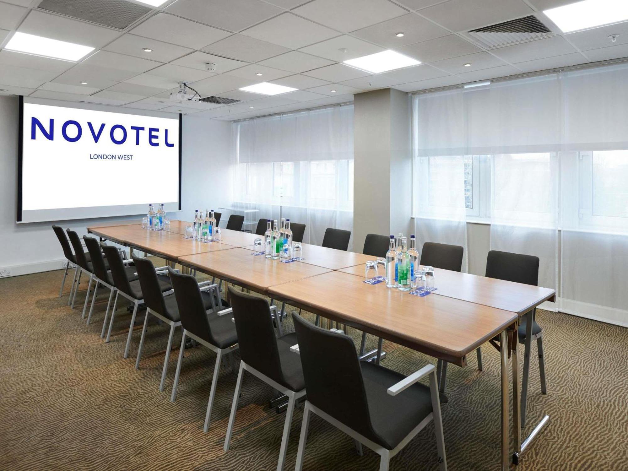 Hotell Novotel West 4*