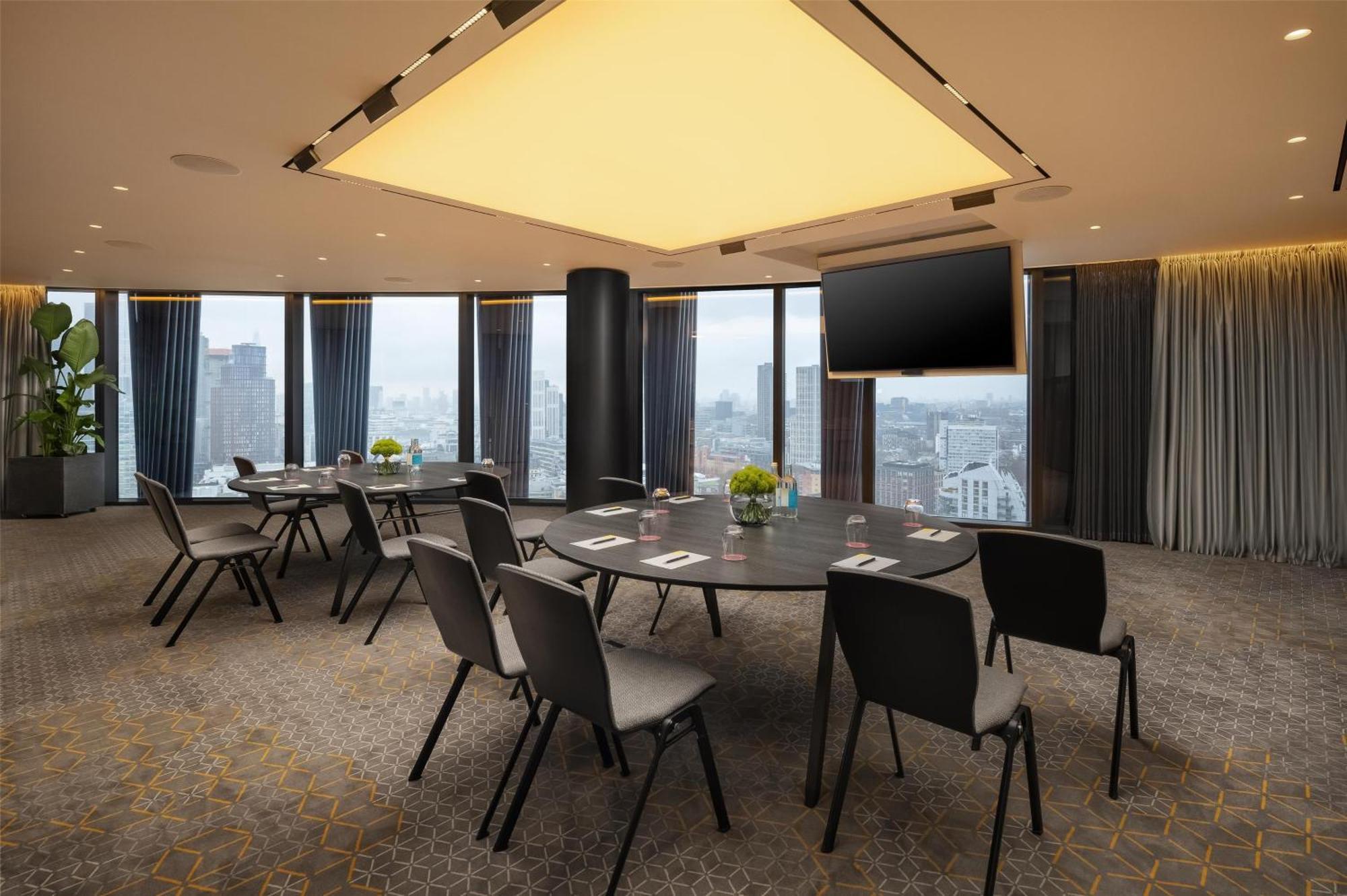 Art'otel Hoxton, Powered By Radisson 4*