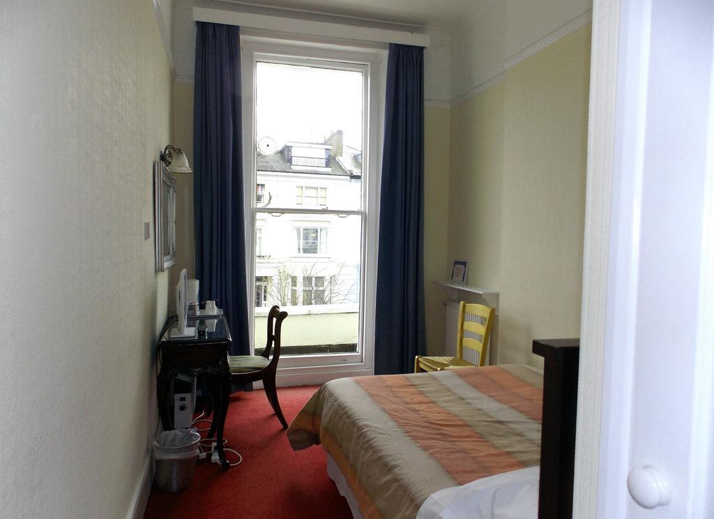 Dillons Guest house London