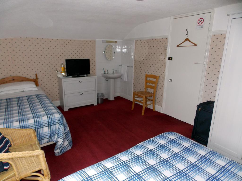 Dillons Guest house London