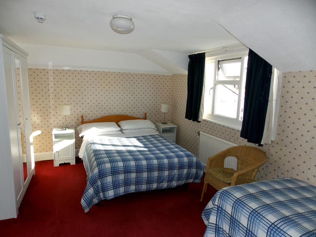 Dillons Guest house London