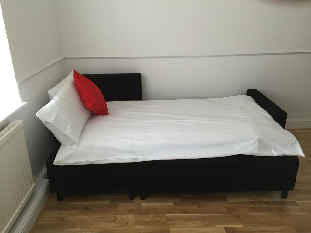 2 Bedroom Apartment London
