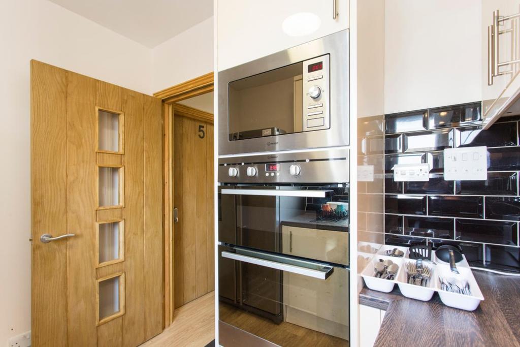 Guest house 406 Harrow London