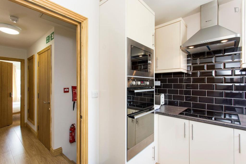 406 Harrow 2* London