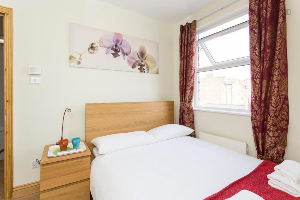 Guest house 406 Harrow 2*