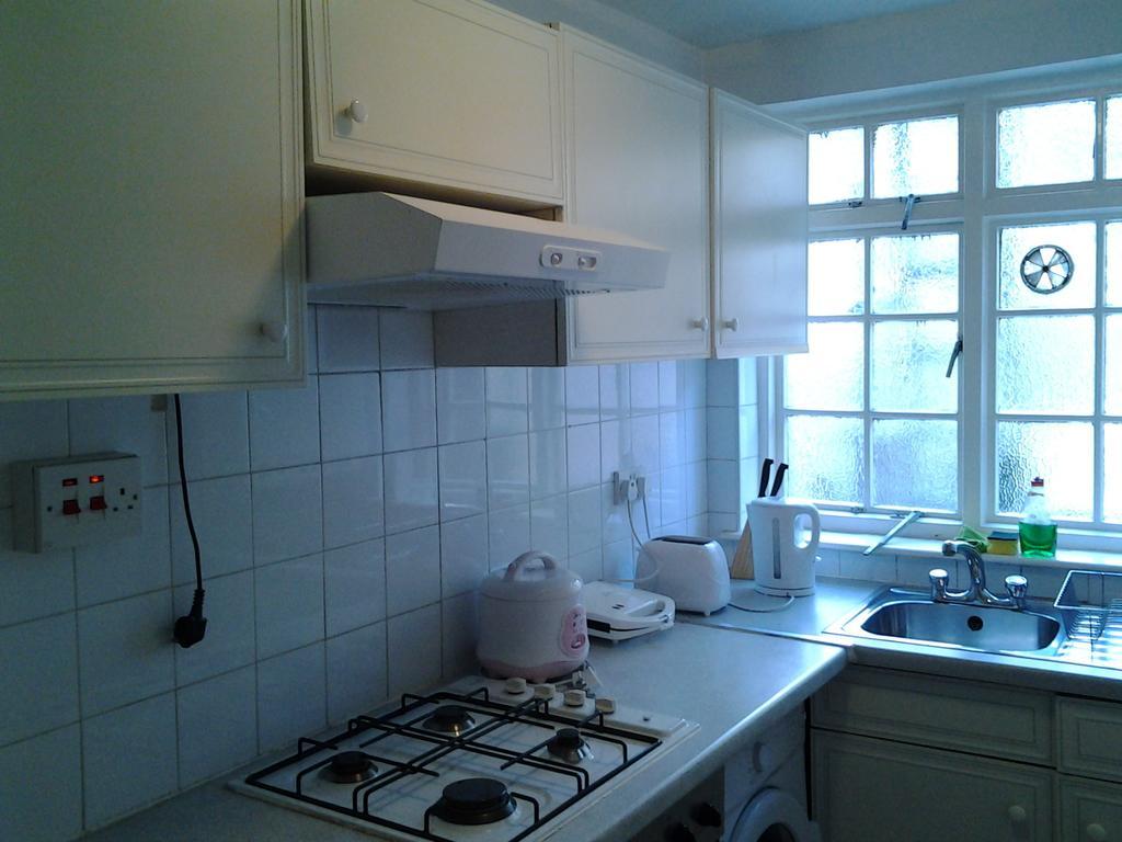 Widegate Hostel *