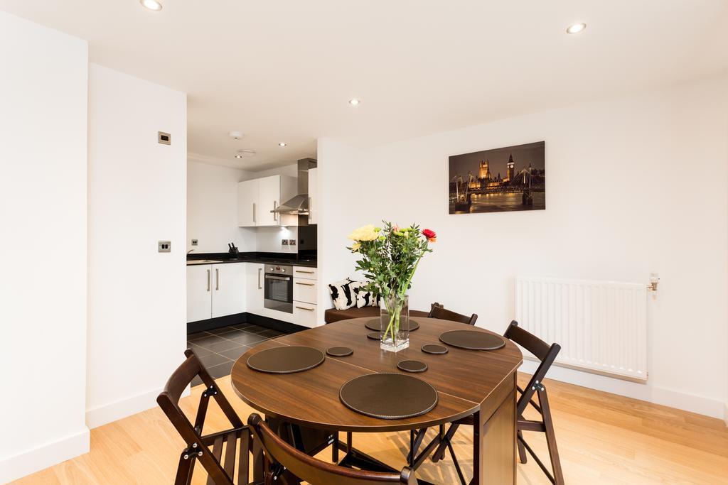 Joivy Lovely 1-bed Flat Near 02 Arena Londen