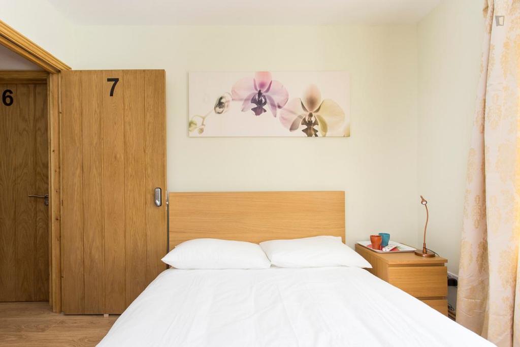 406 Harrow