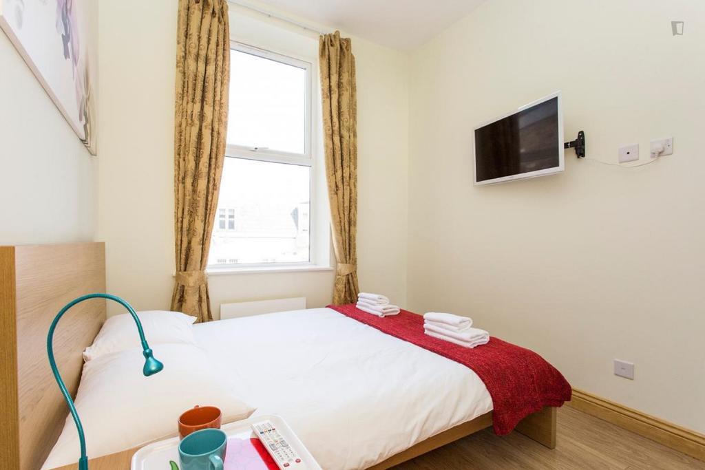 Guest house 406 Harrow London