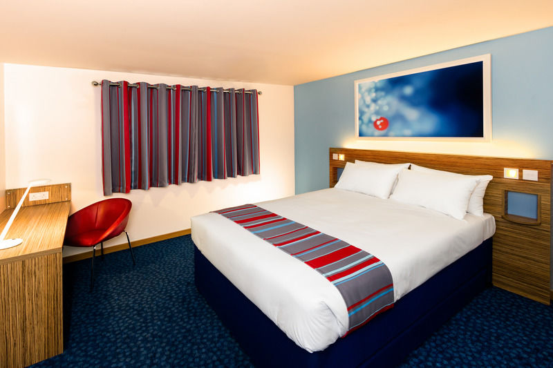 Travelodge Docklands Hotel 3*
