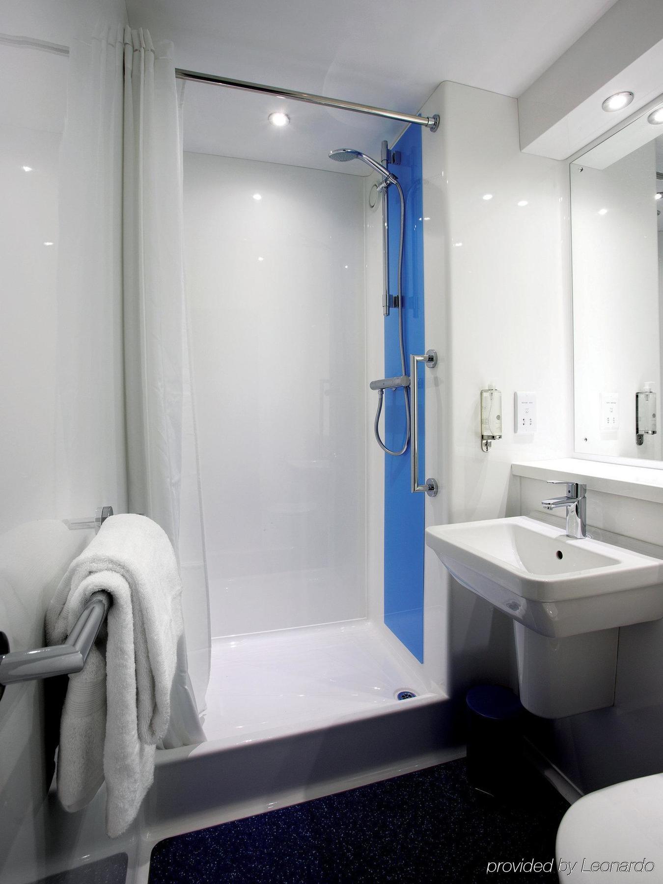 Travelodge Farringdon Hotel 3*
