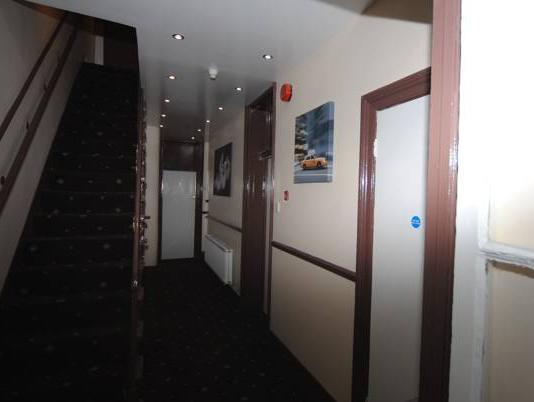 Tony's House Hotel 2*