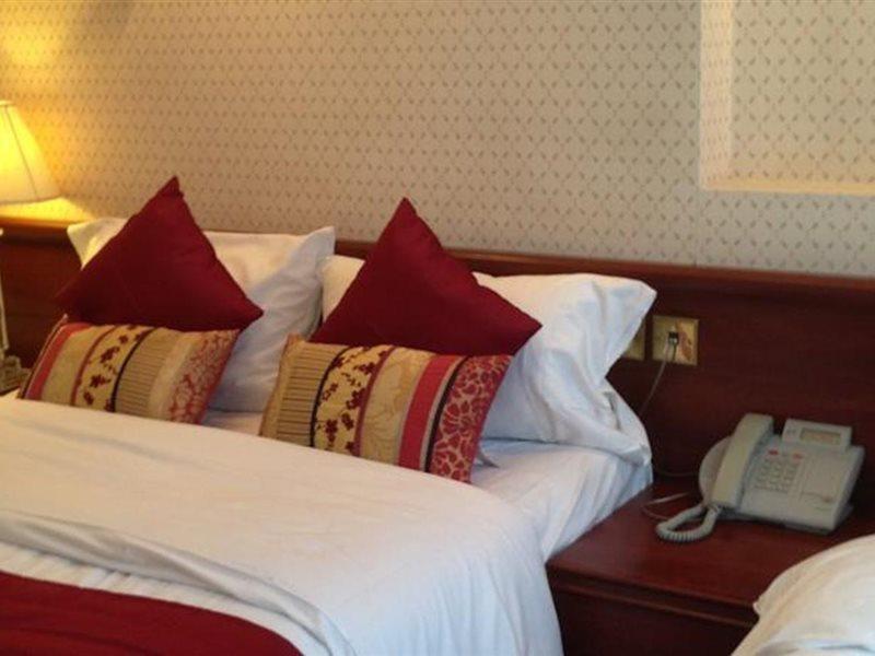 Hotel Avon