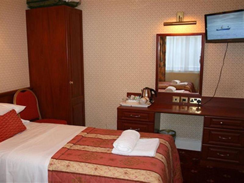 Hotel Avon