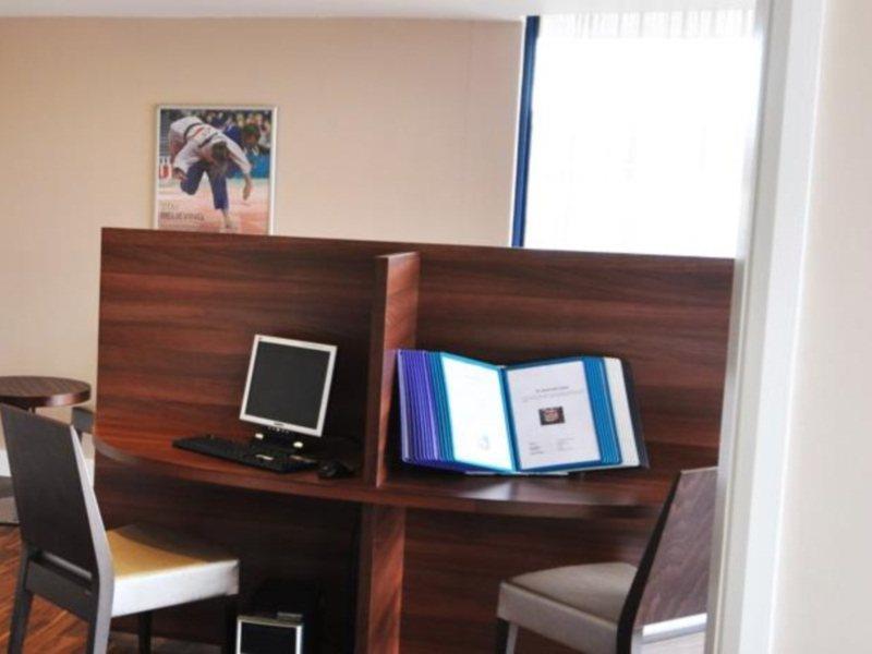 Hotel Express Royal Docks By Ihg 3*