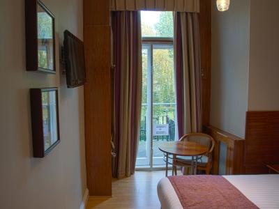 Garden View Hotell 3*