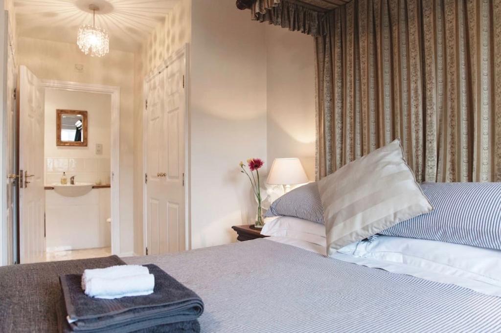 Guest house Lynbrook Grove London