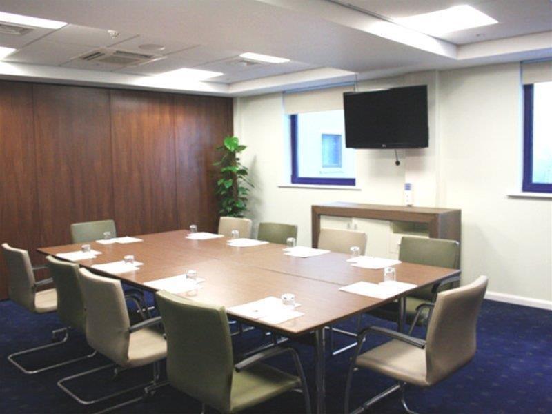 Express Stratford By Ihg Hotel 3*