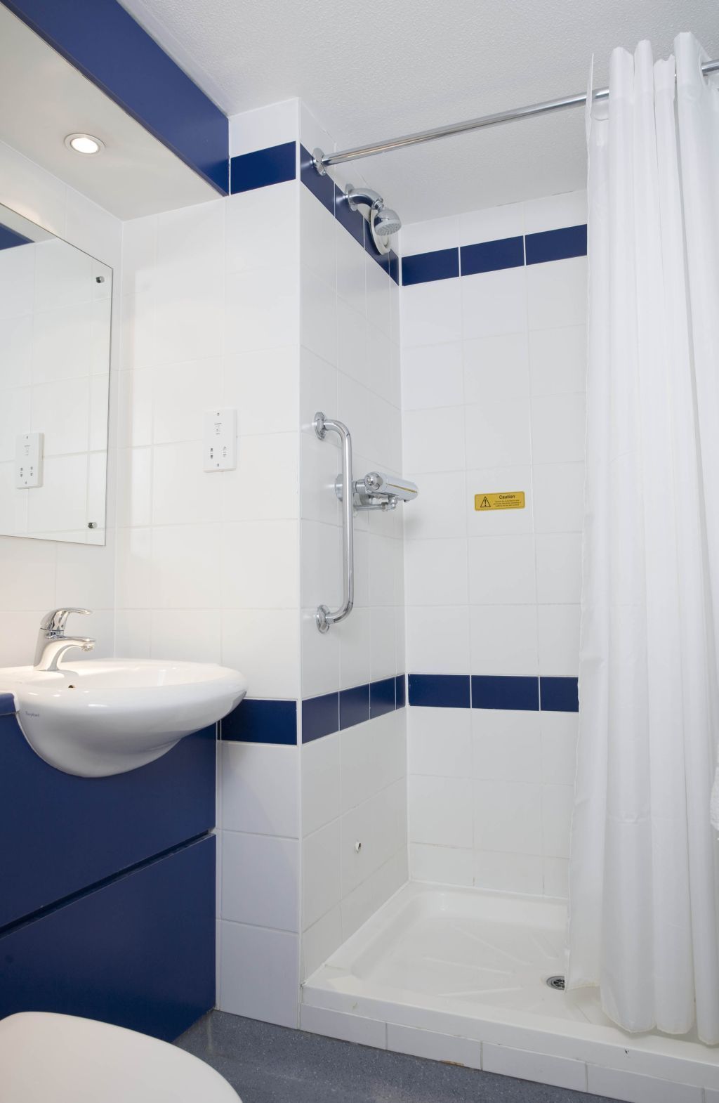 Travelodge Docklands 3*