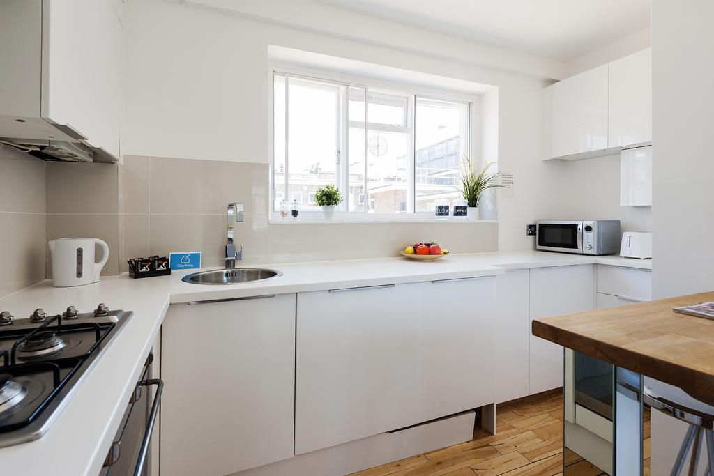 The Chelsea Sandhills Tl19 * London