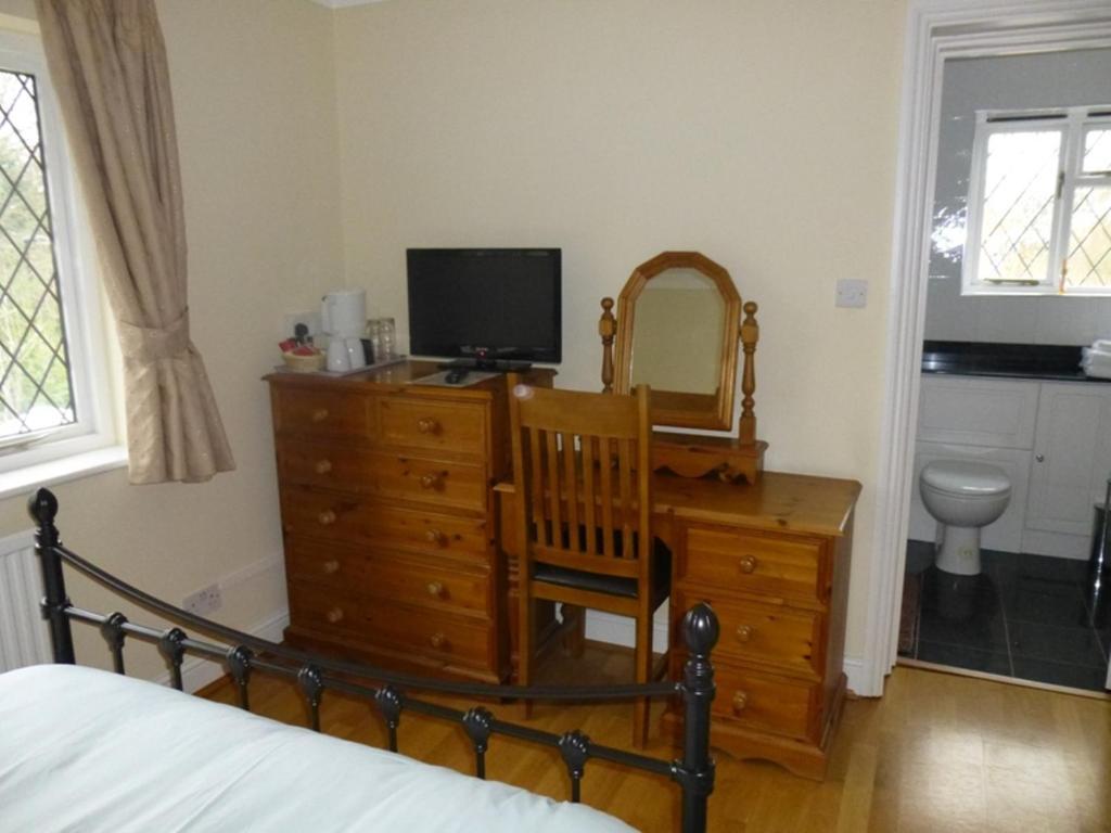 The Oaks Guest house London