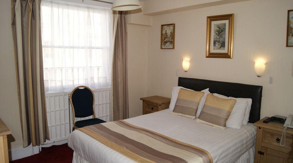 Parkwood 3* London