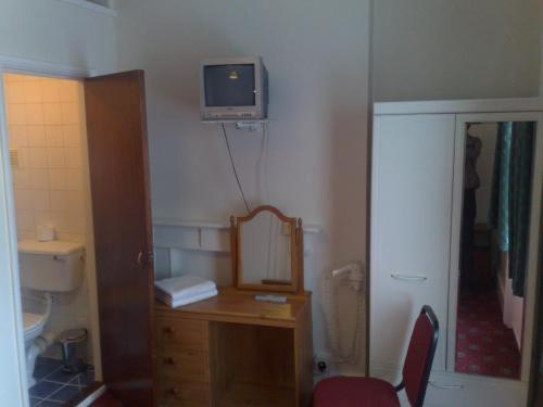 Stanley House 2*