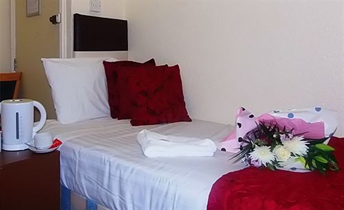 Victoria Station Hotel London