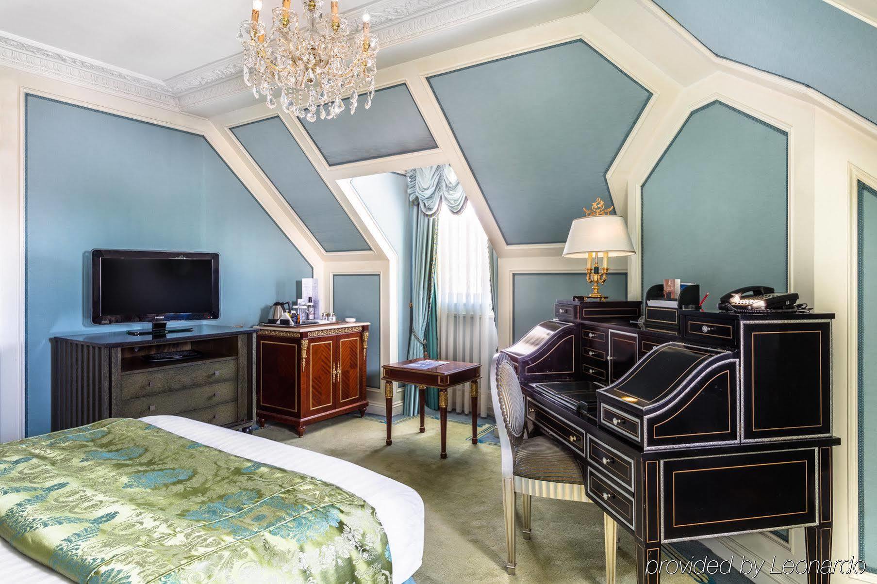 Bentley Hotel 5*