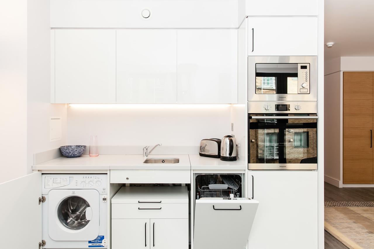 Rockwell East-tower Bridge 4*