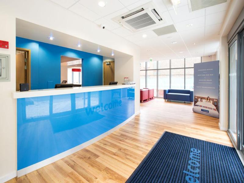 Travelodge Greenwich High Road Hotel 3*