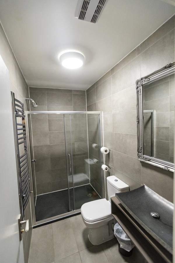 Comfotel Prpl Bed & Breakfast London