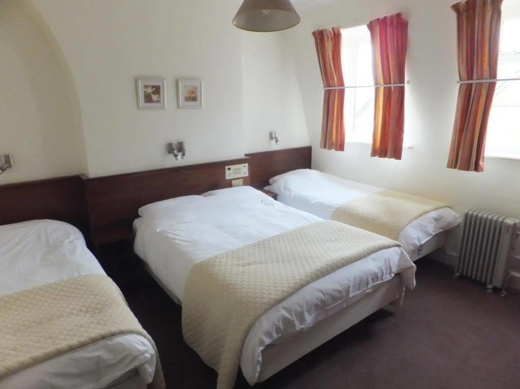 White Guest house 3*