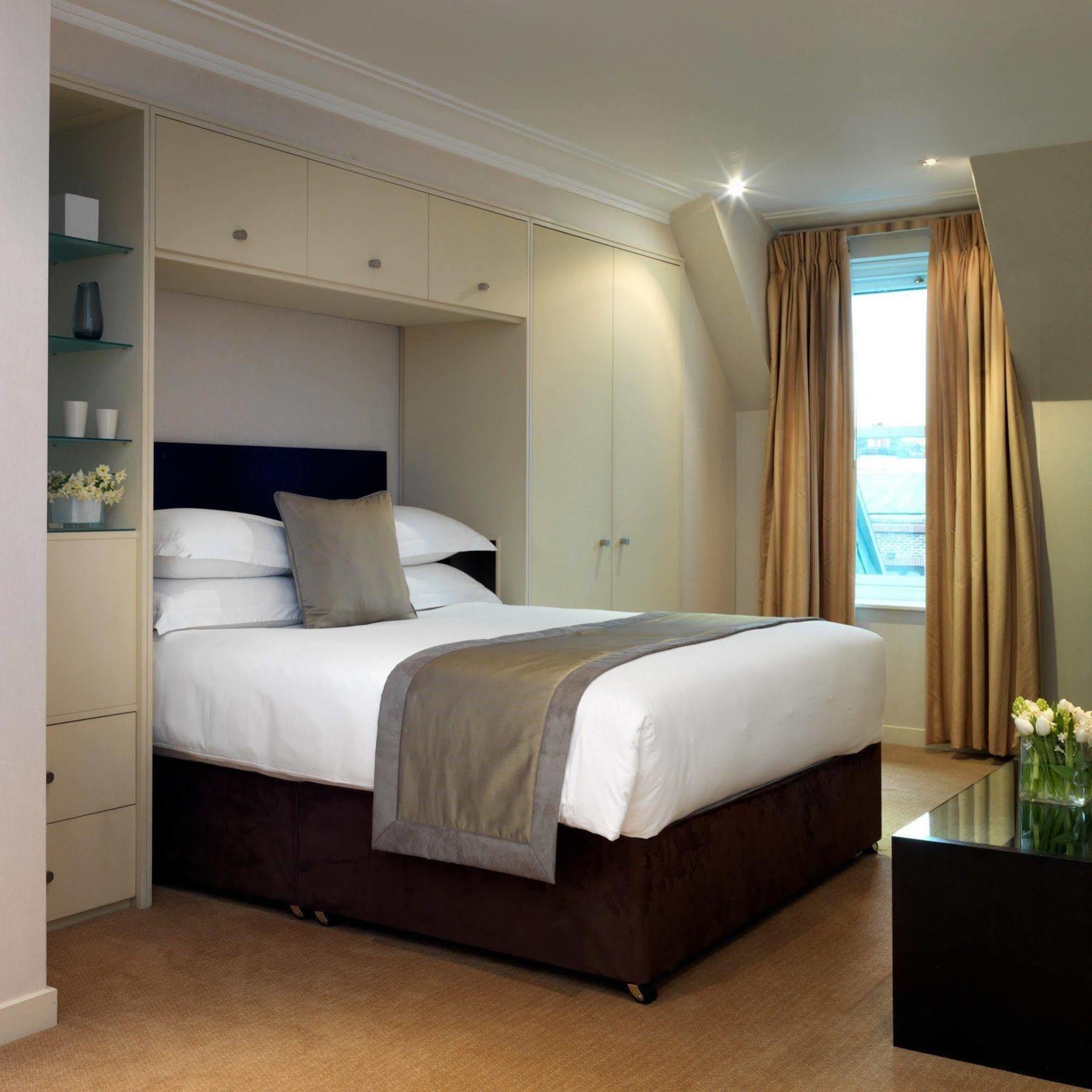 Cheval Phoenix House At Sloane Square 5*