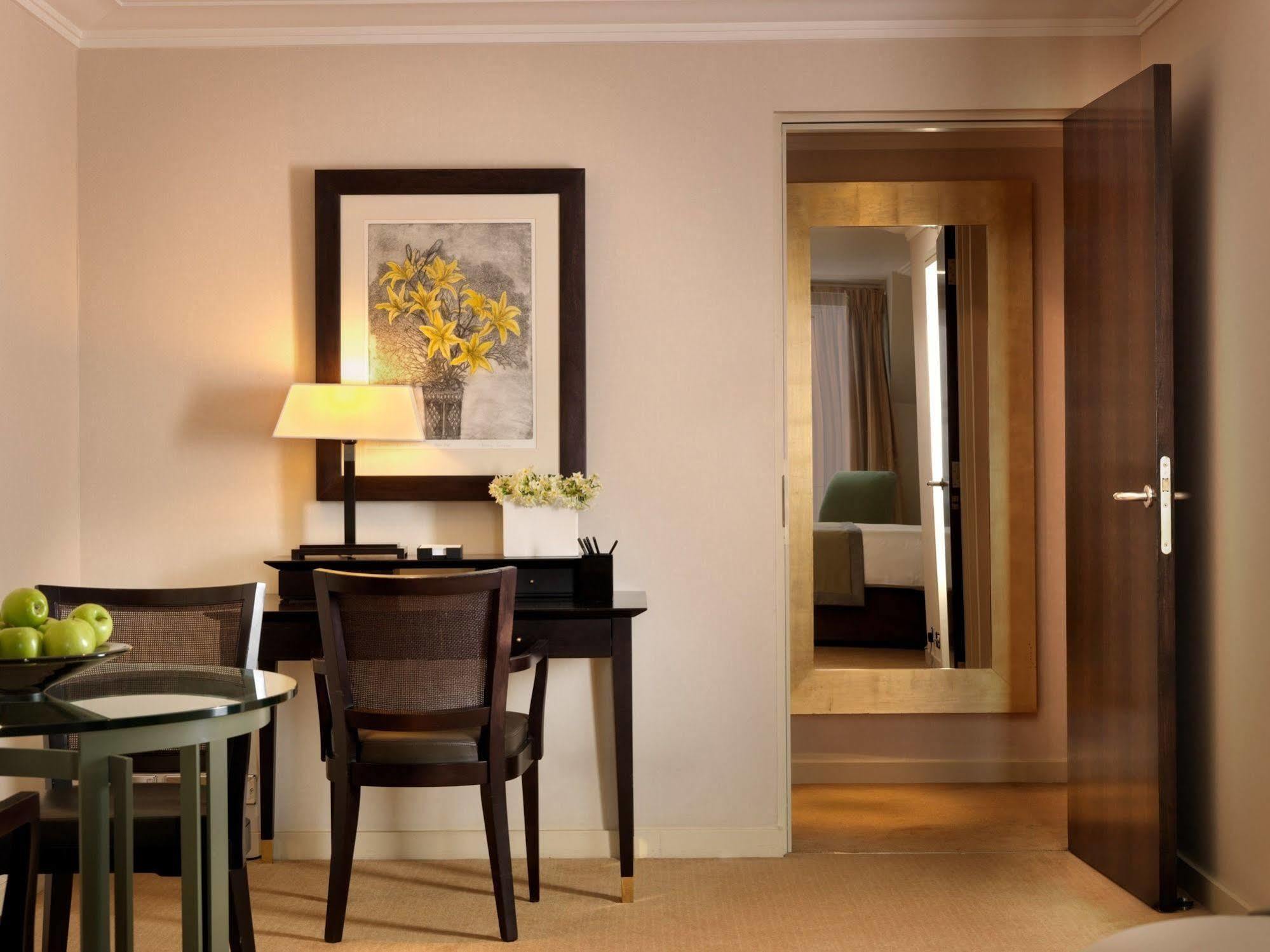 Cheval Phoenix House At Sloane Square London