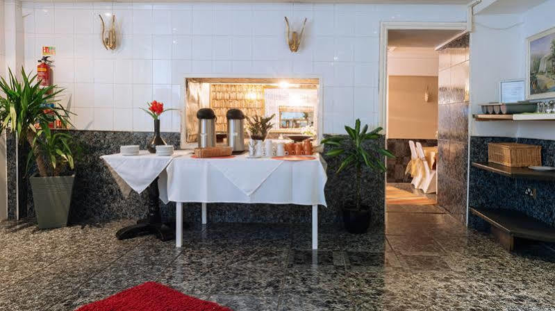 Whiteleaf Hotel
