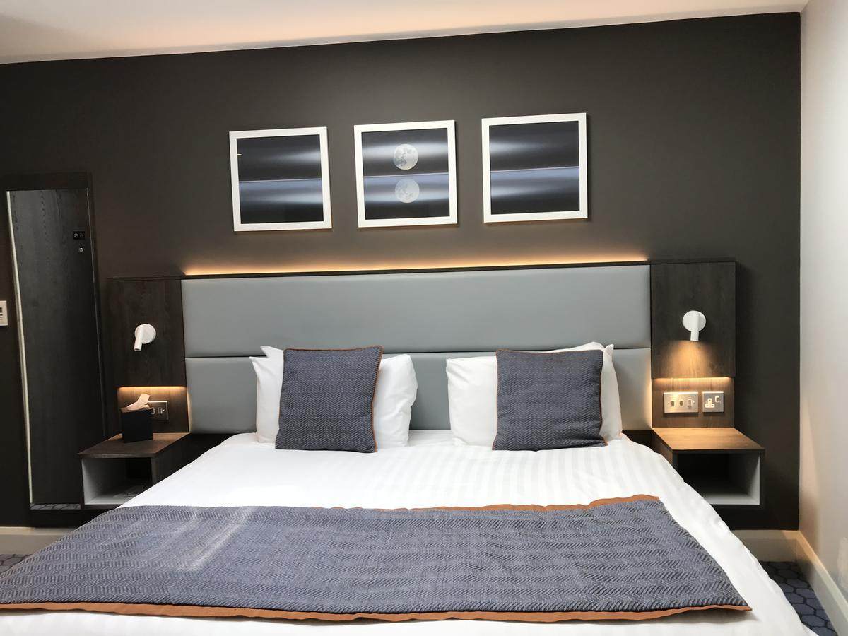 Western Vauxhall 4* London