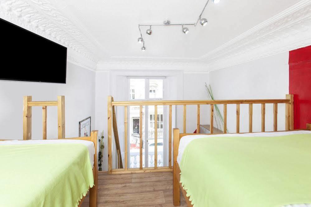 Notting Hill Gate 3* London