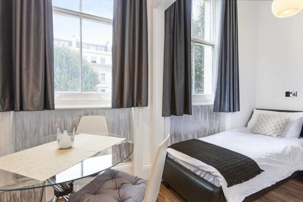 Notting Hill Gate 3*