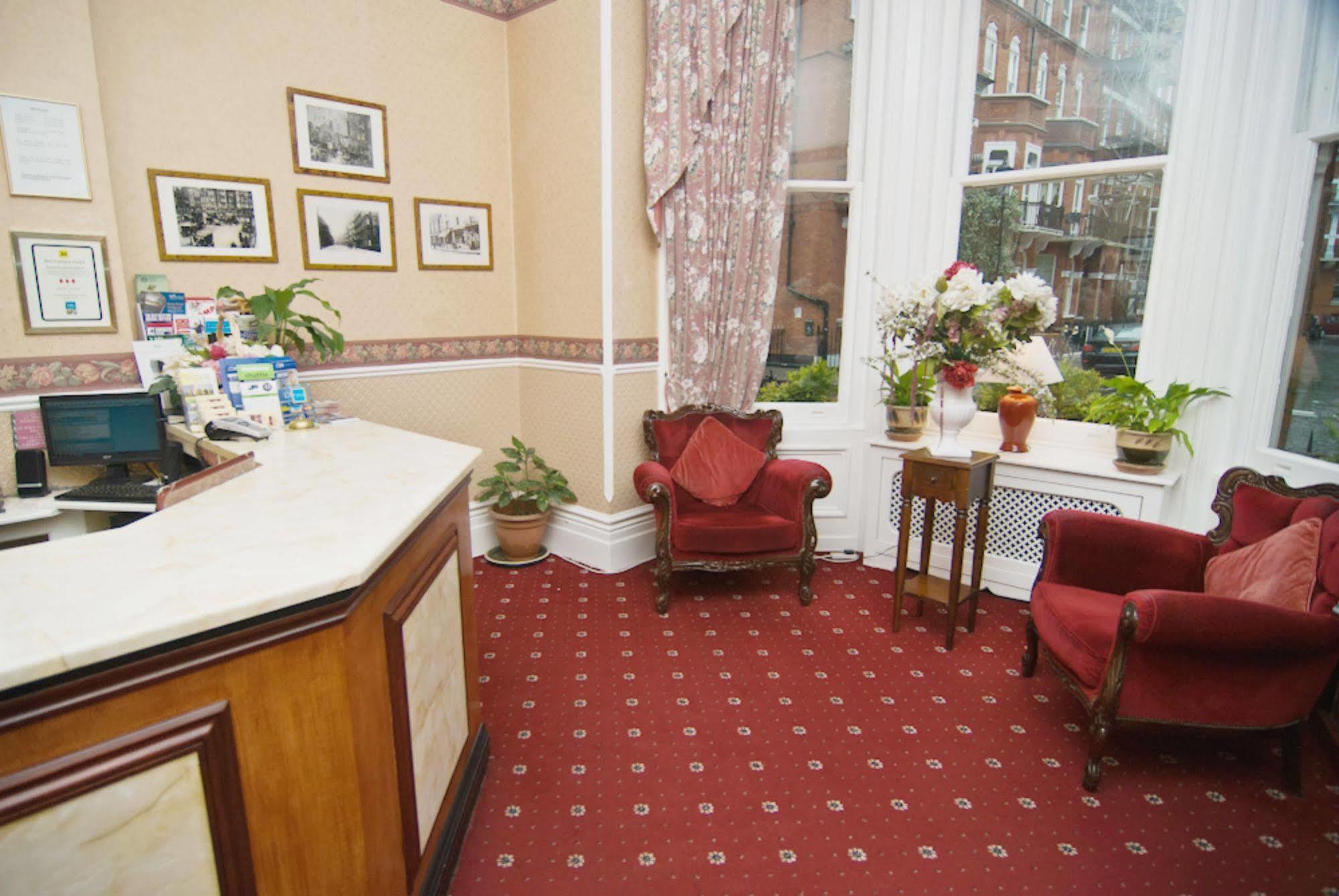 Hotell Maranton House 3*