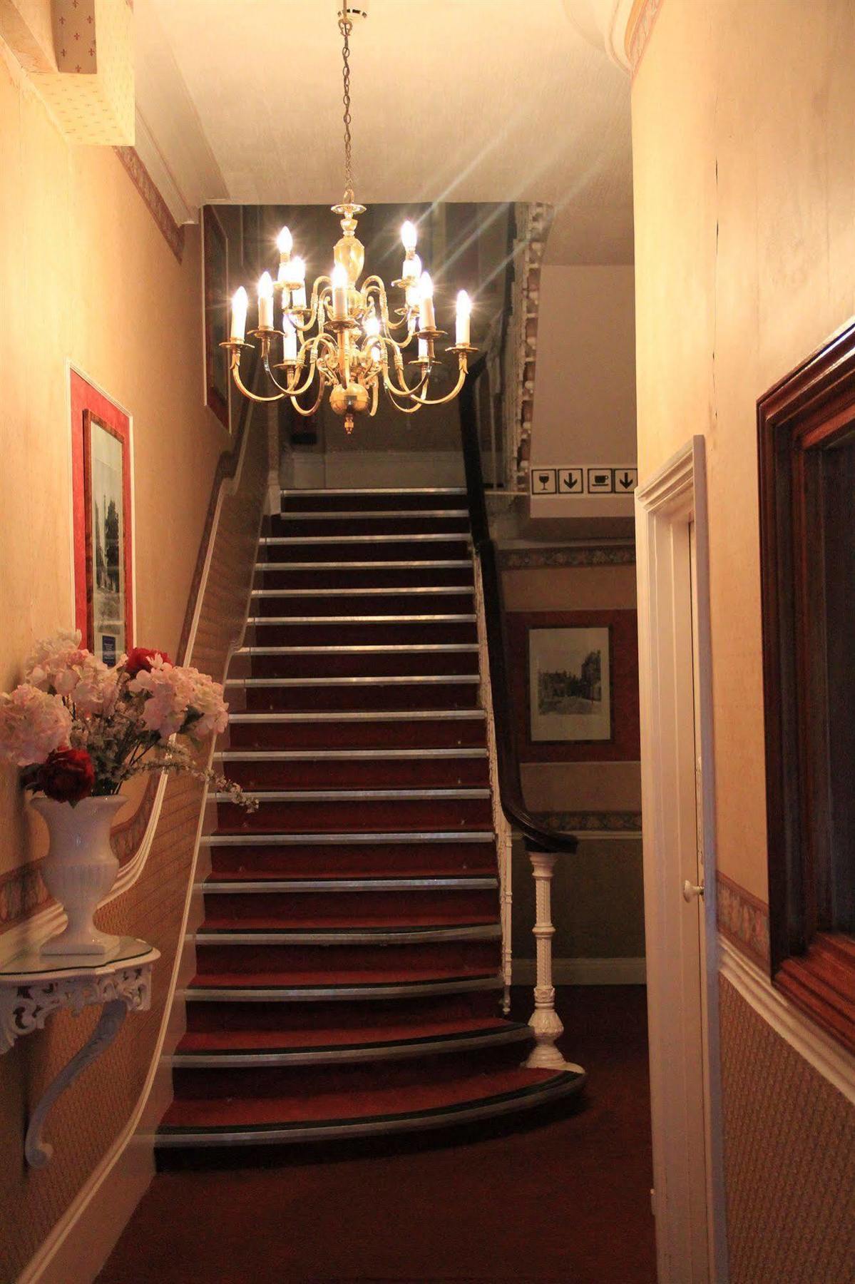Hotell Maranton House 3*