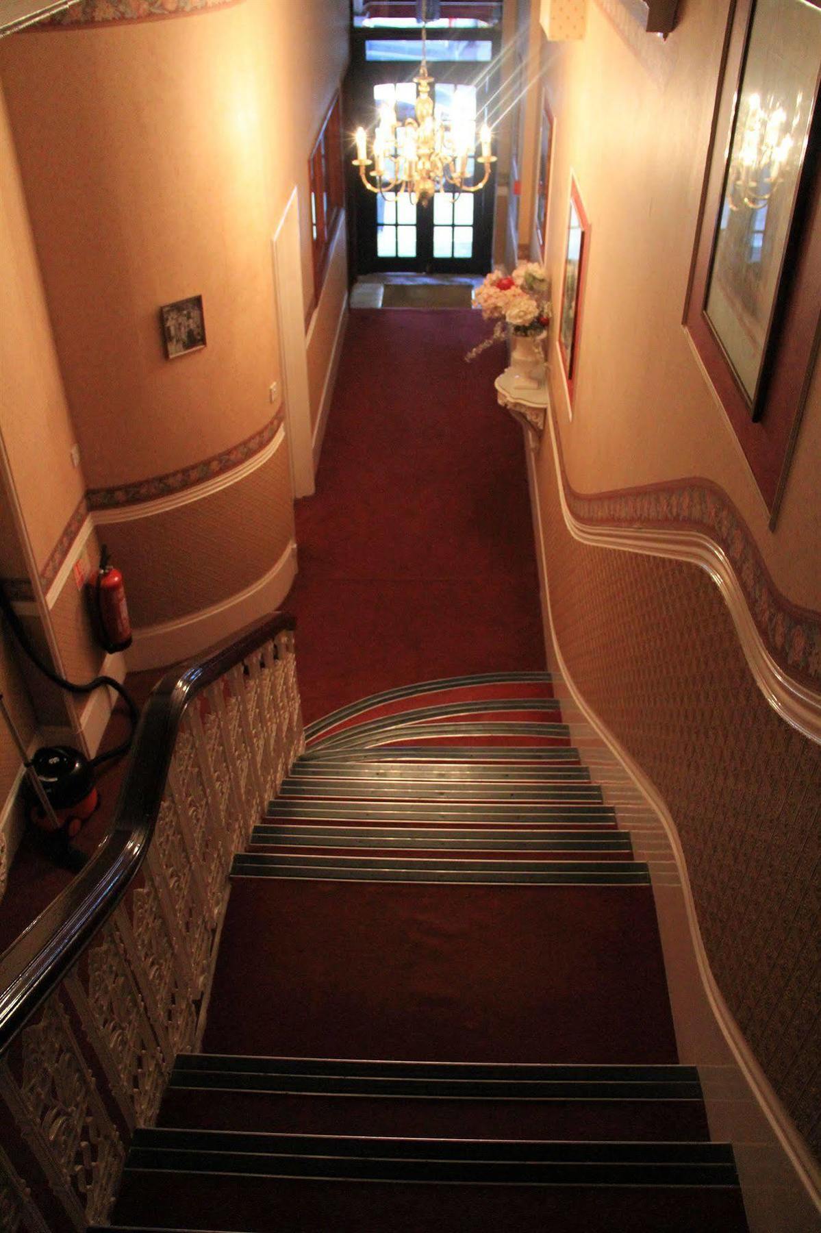 Maranton House Hotell