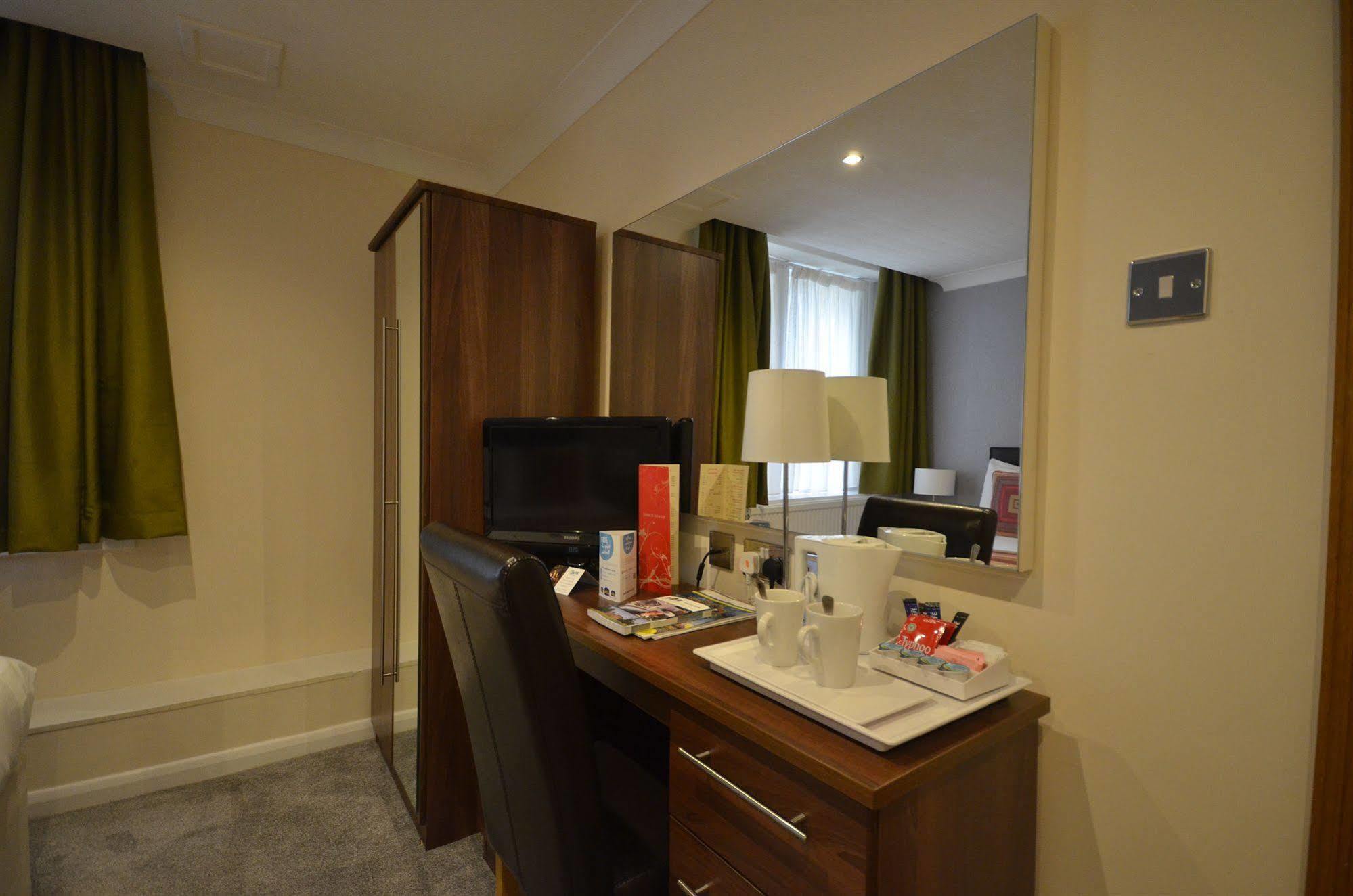 Western Burns Kensington Hotell 3*